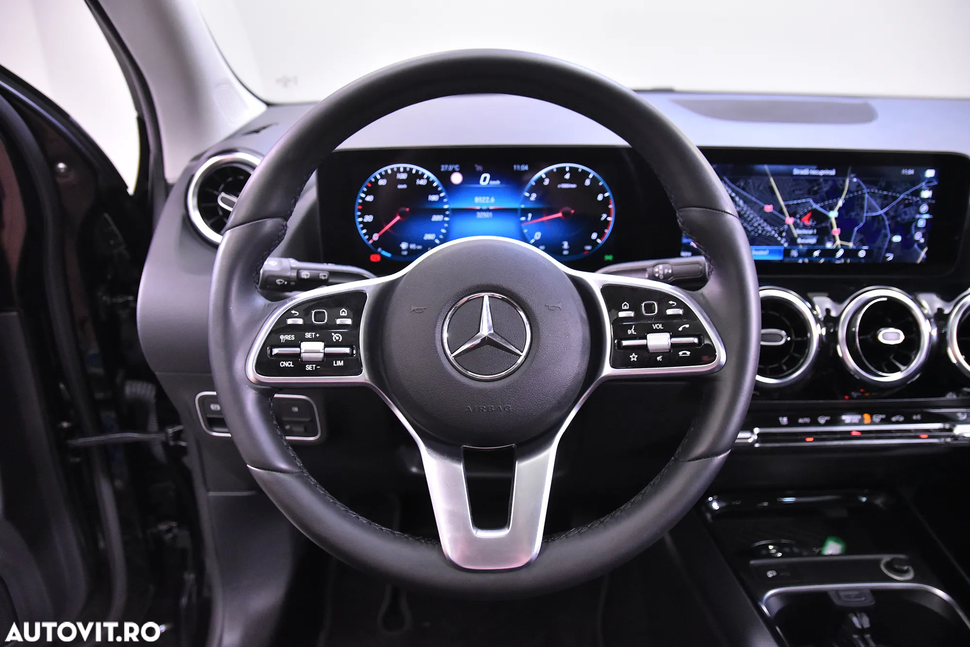 Mercedes-Benz GLA 250 4Matic 8G-DCT - 17