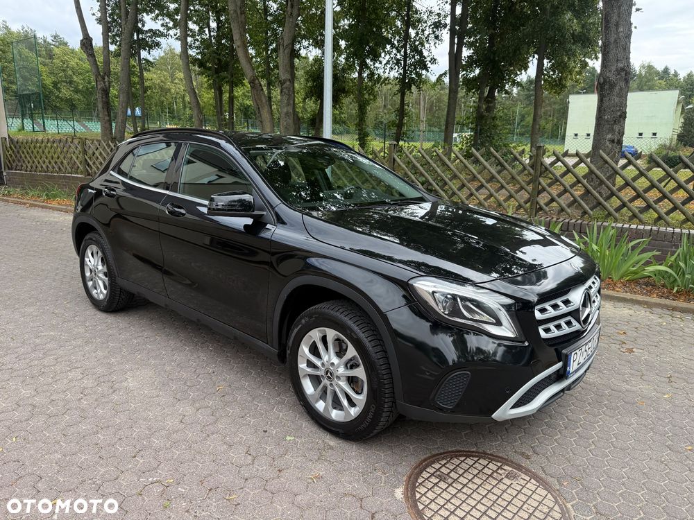 Mercedes-Benz GLA 180 7G-DCT - 14