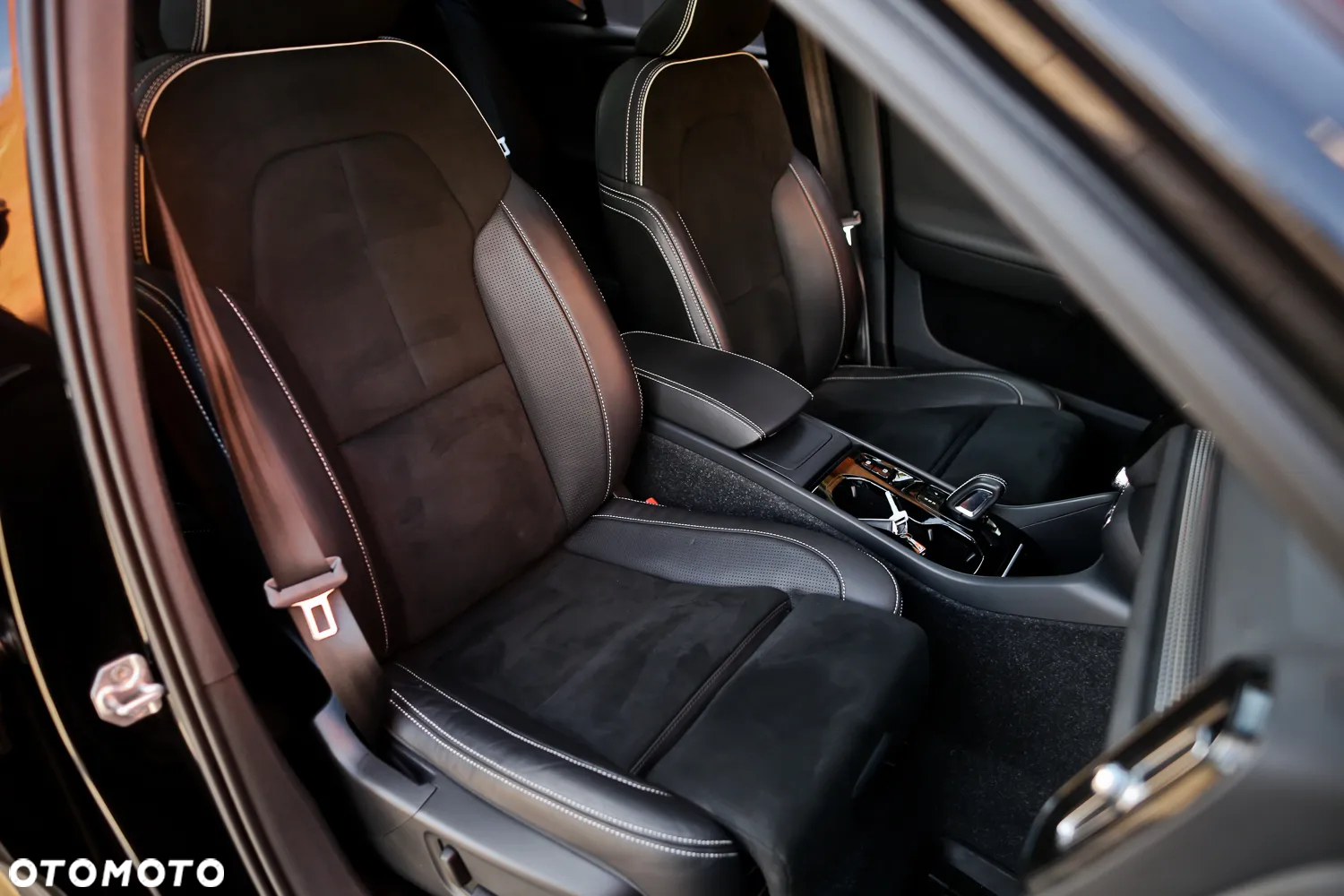 Volvo XC 40 T5 AWD R-Design - 29