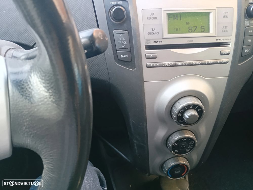 Toyota Yaris 1.0 VVT-i Motion - 10
