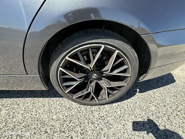 BMW 320 d - 8