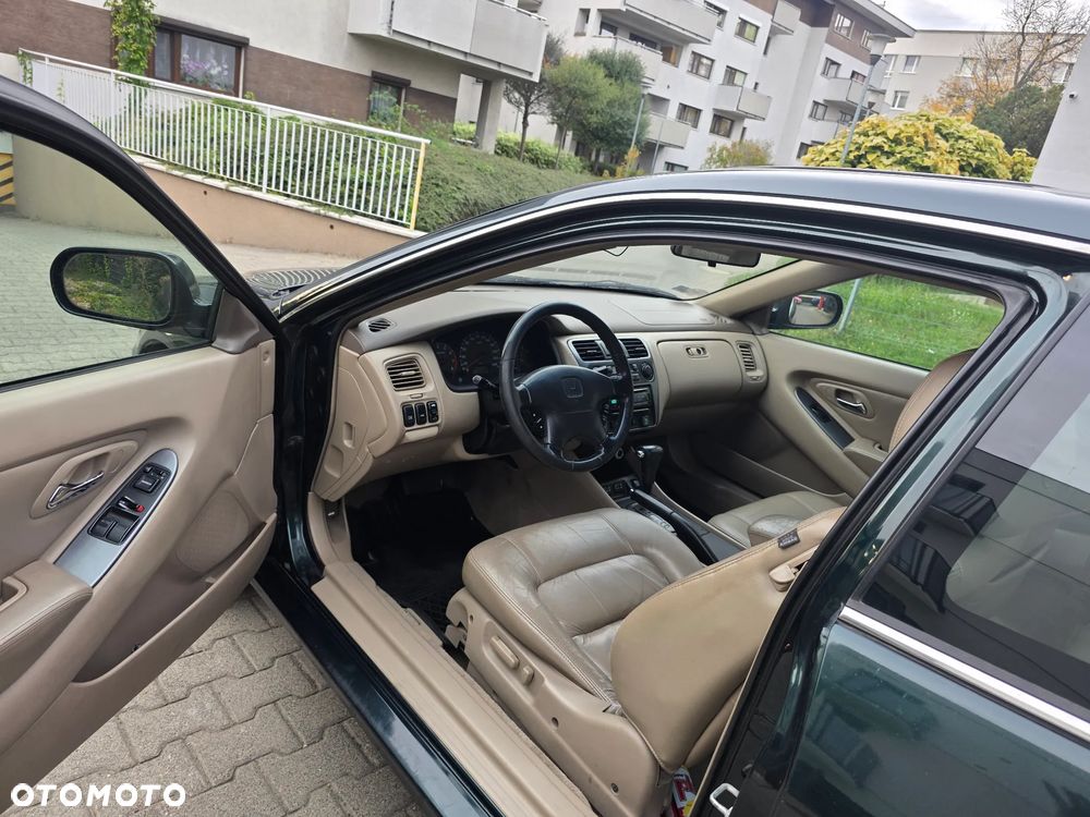 Honda Accord 3.0 V6 EX - 9