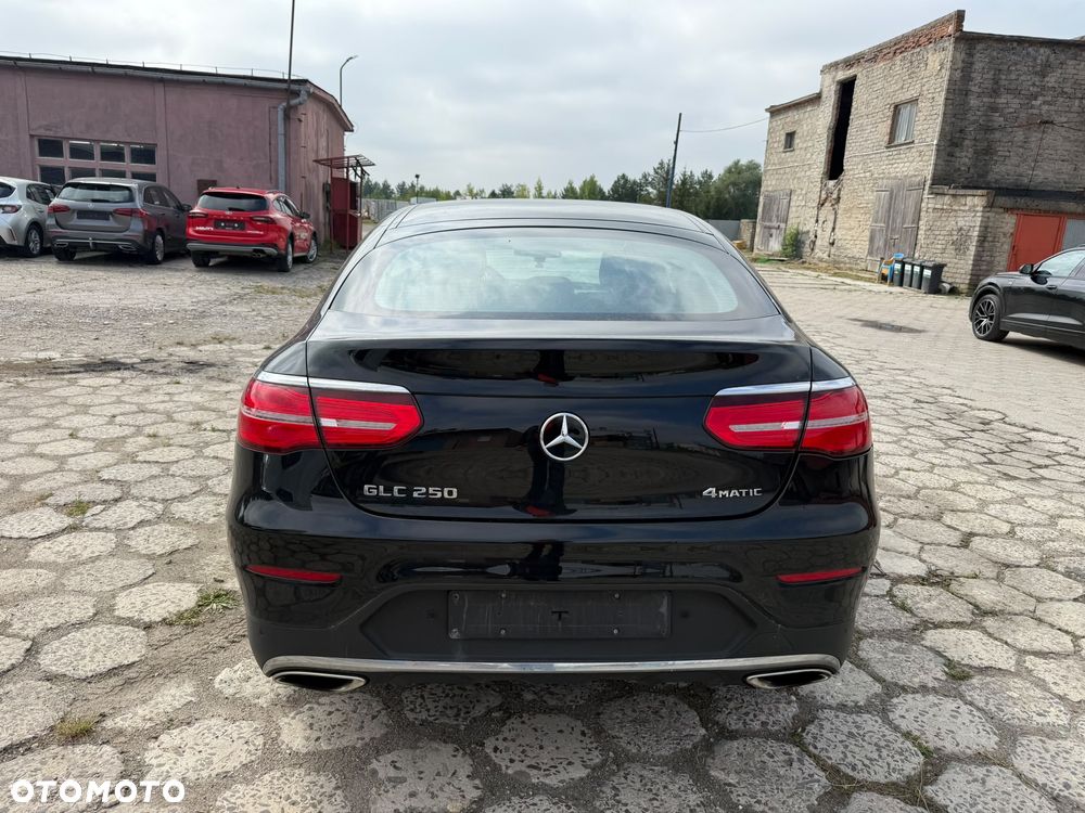 Mercedes-Benz GLC 250 4Matic 9G-TRONIC AMG Line - 4