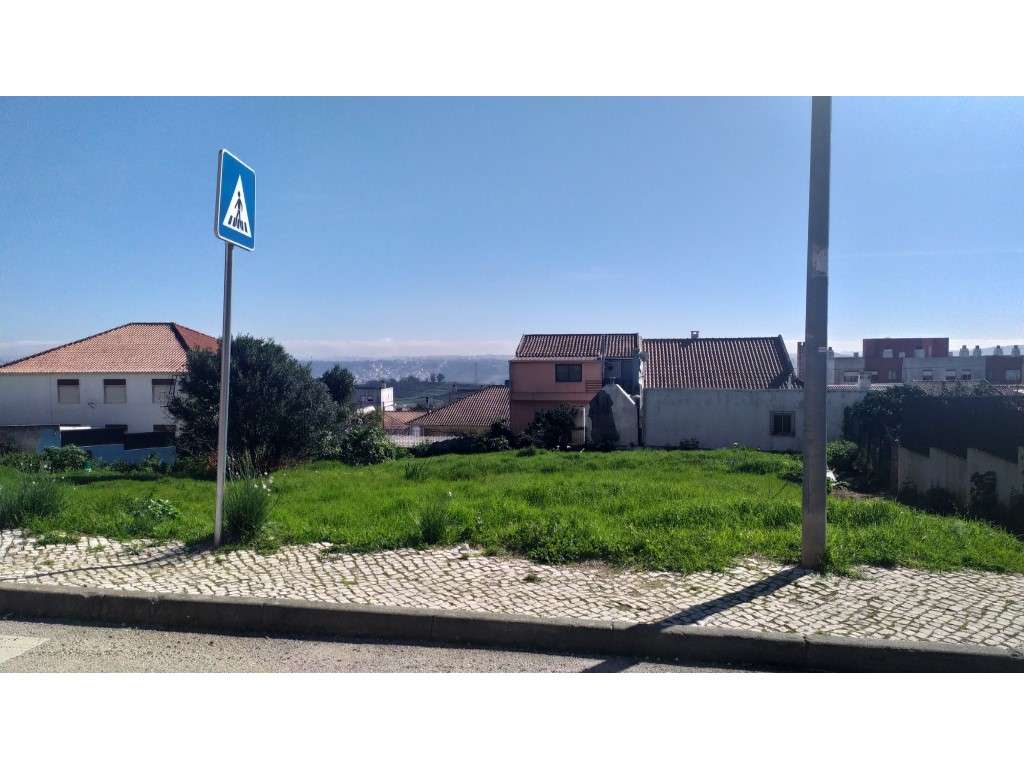 Lote de Terreno 210m2 na Amadora - Grande imagem: 3/4