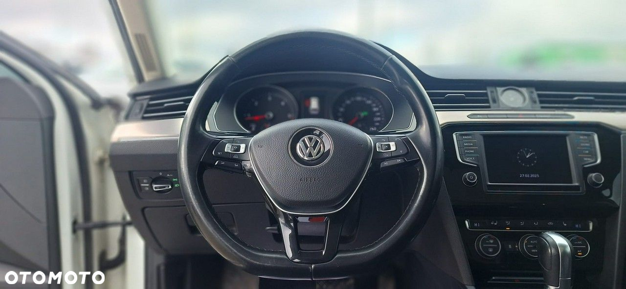 Volkswagen Passat - 10
