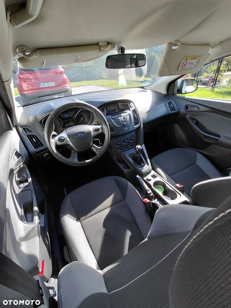 Ford Focus 1.0 EcoBoost Ambiente - 21
