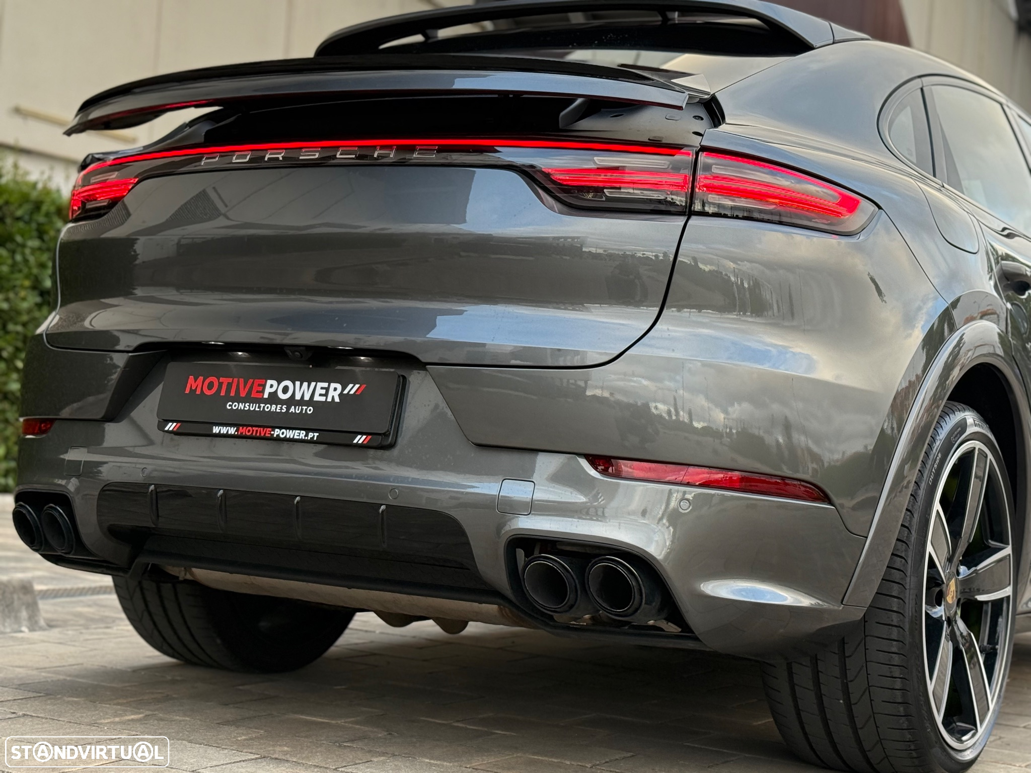 Porsche Cayenne Coupé Turbo S E-Hybrid - 16
