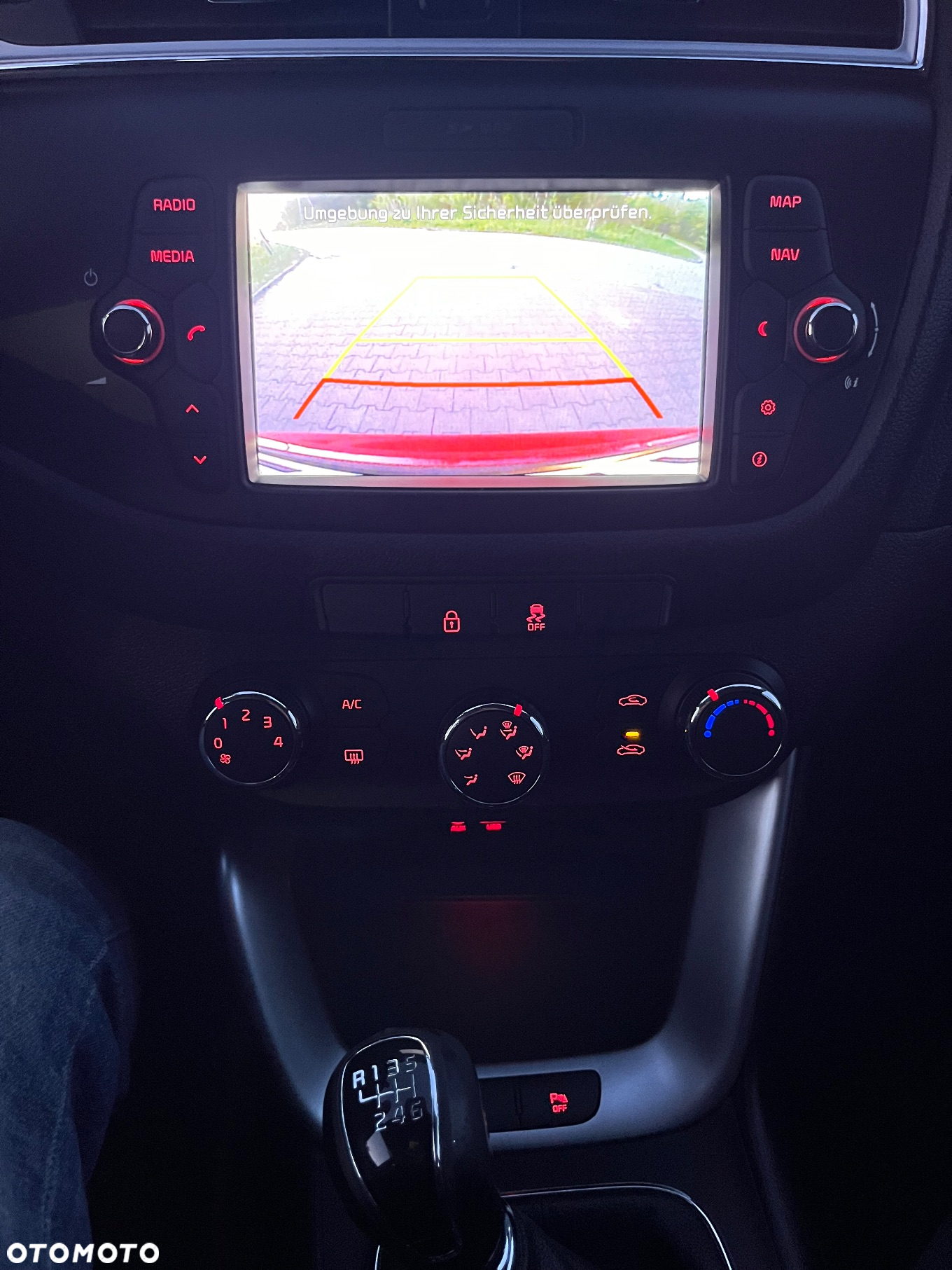 Kia Ceed 1.6 GDI SW Dream Team Edition - 26