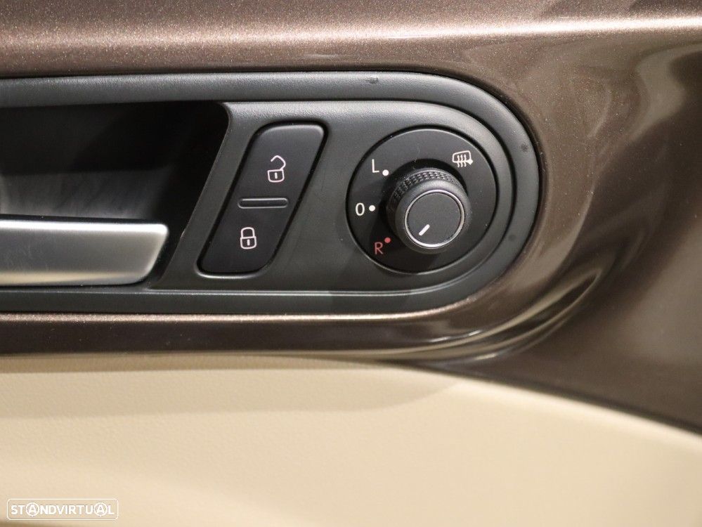 VW New Beetle Cabriolet 1.4 TSI Sport DSG - 24