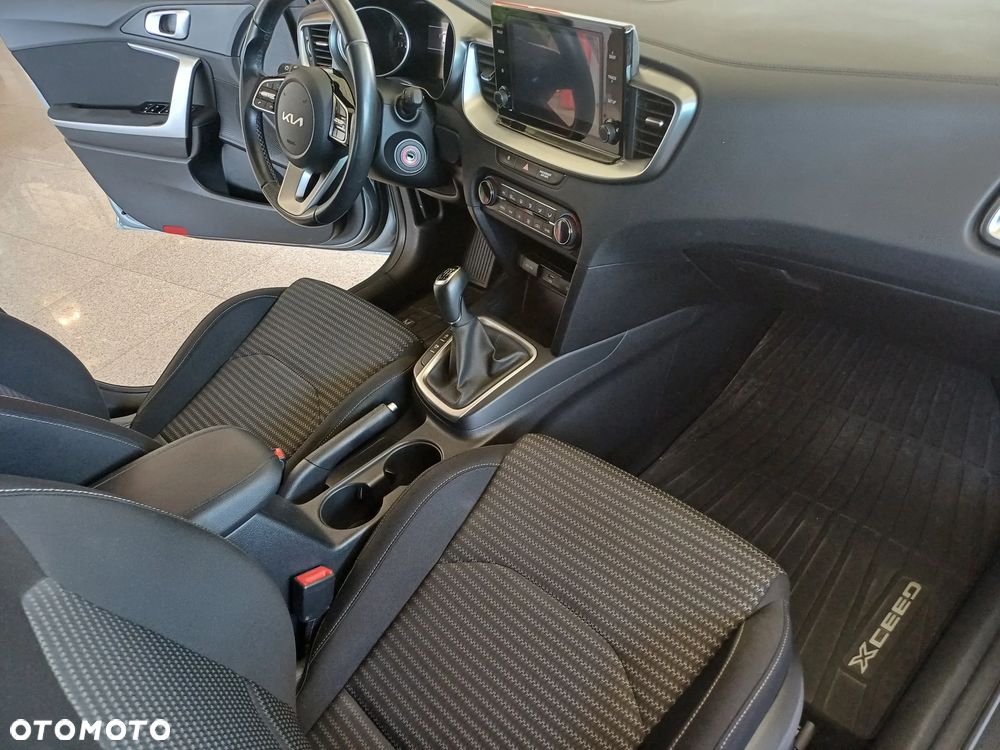 Kia XCeed 1.5 T-GDI M - 14