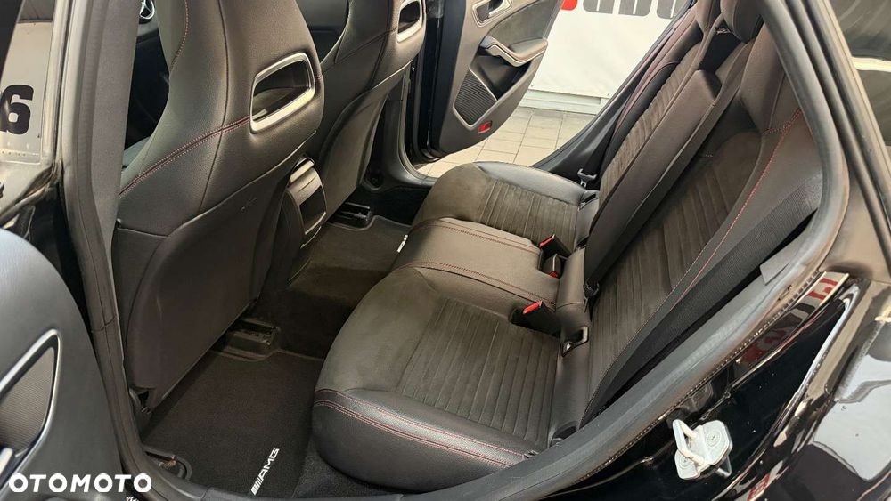 Mercedes-Benz CLA - 33