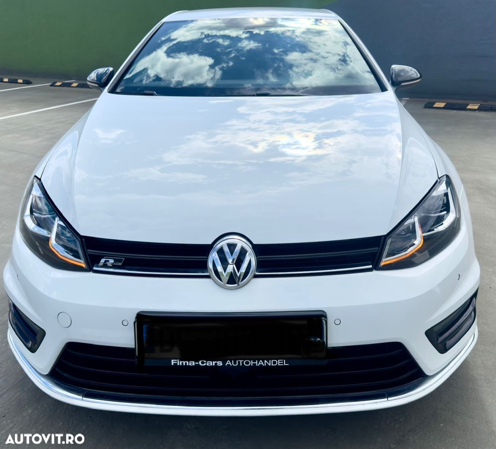Volkswagen Golf - 1