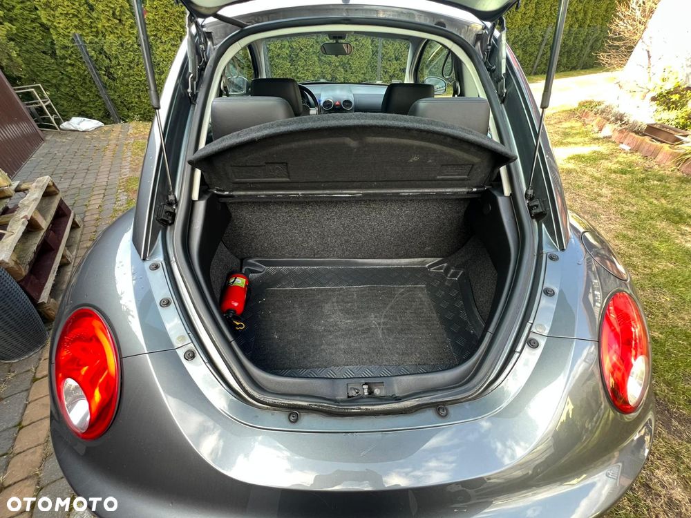 Volkswagen New Beetle 1.6 - 12