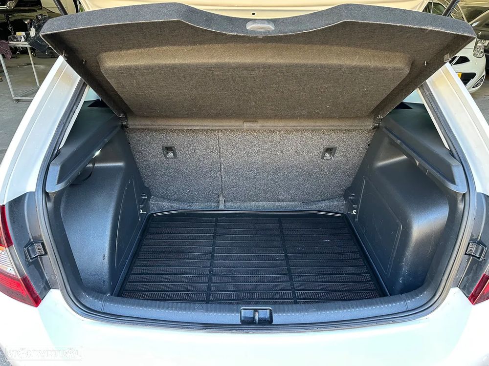 Skoda Rapid Spaceback - 30