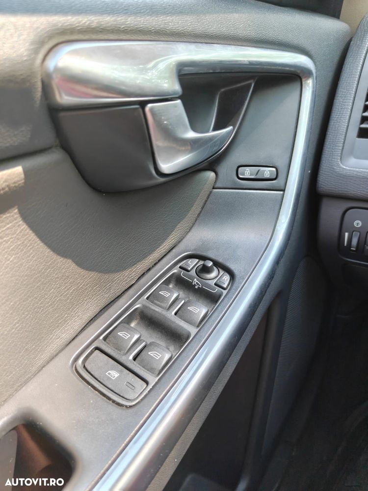 Volvo XC 60 D4 Geartronic Summum - 15