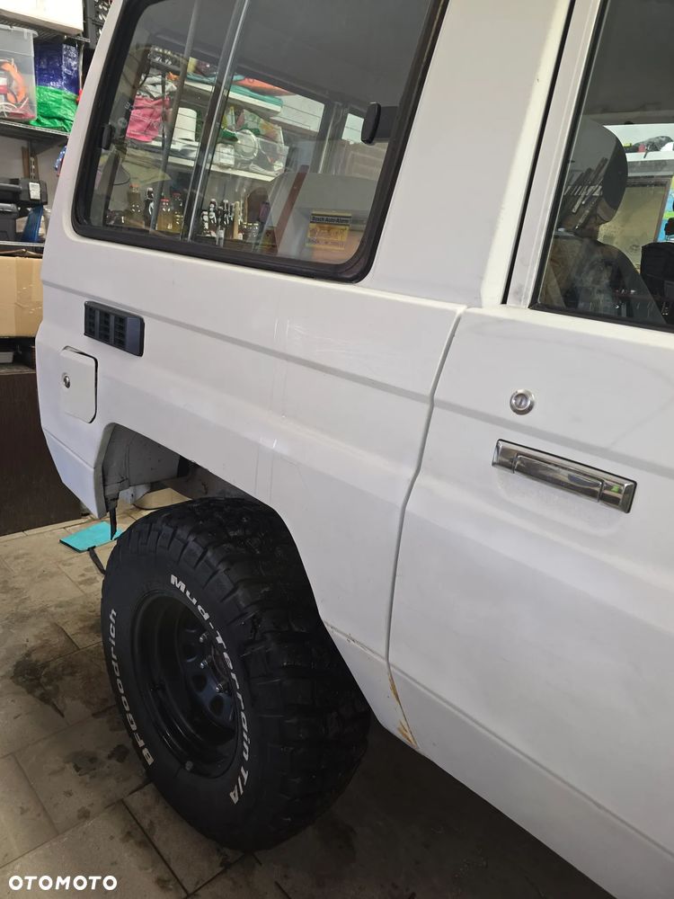 Toyota Land Cruiser LJ70 - 7