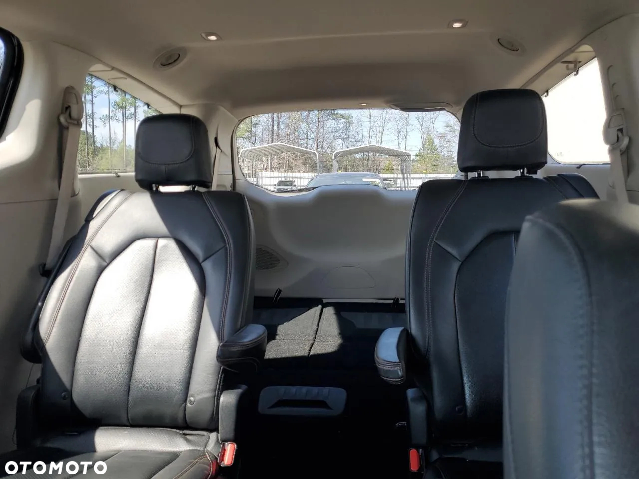 Chrysler Pacifica - 9