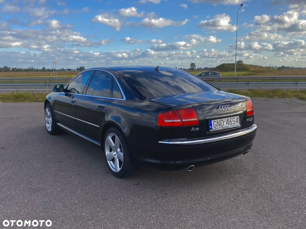 Audi A8 - 8