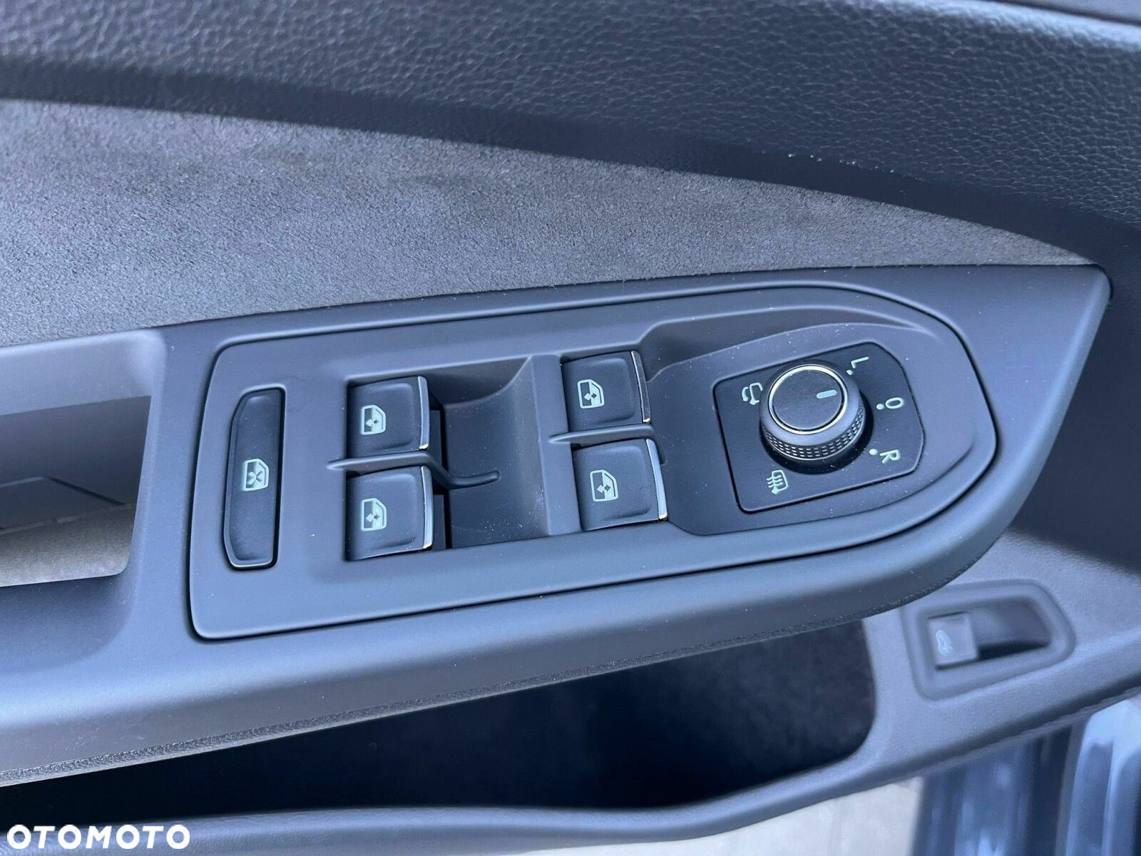 Volkswagen Golf - 22