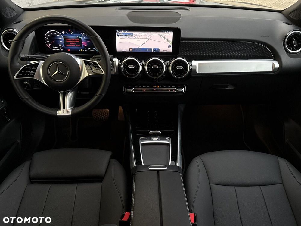 Mercedes-Benz GLB - 16