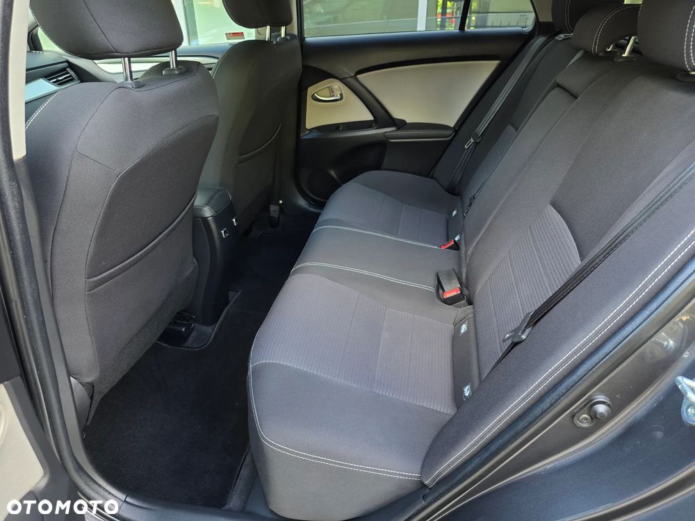 Toyota Avensis - 21