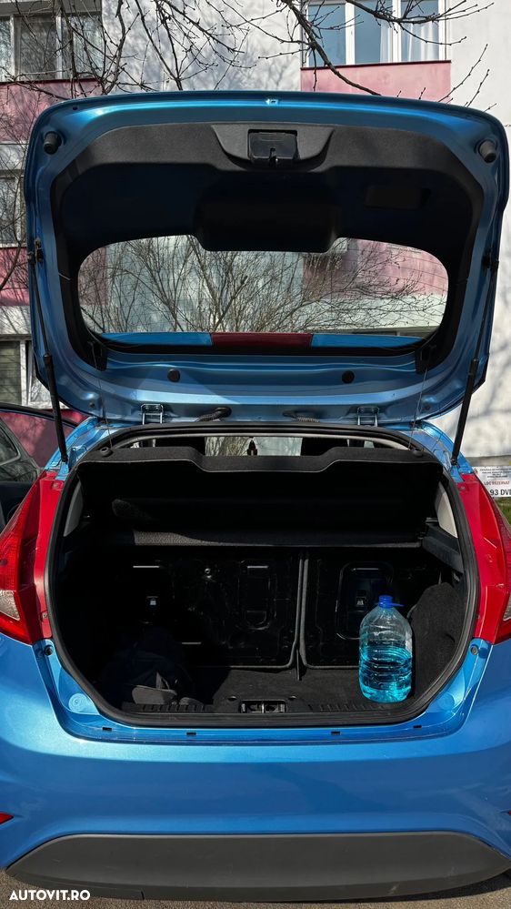 Ford Fiesta - 10
