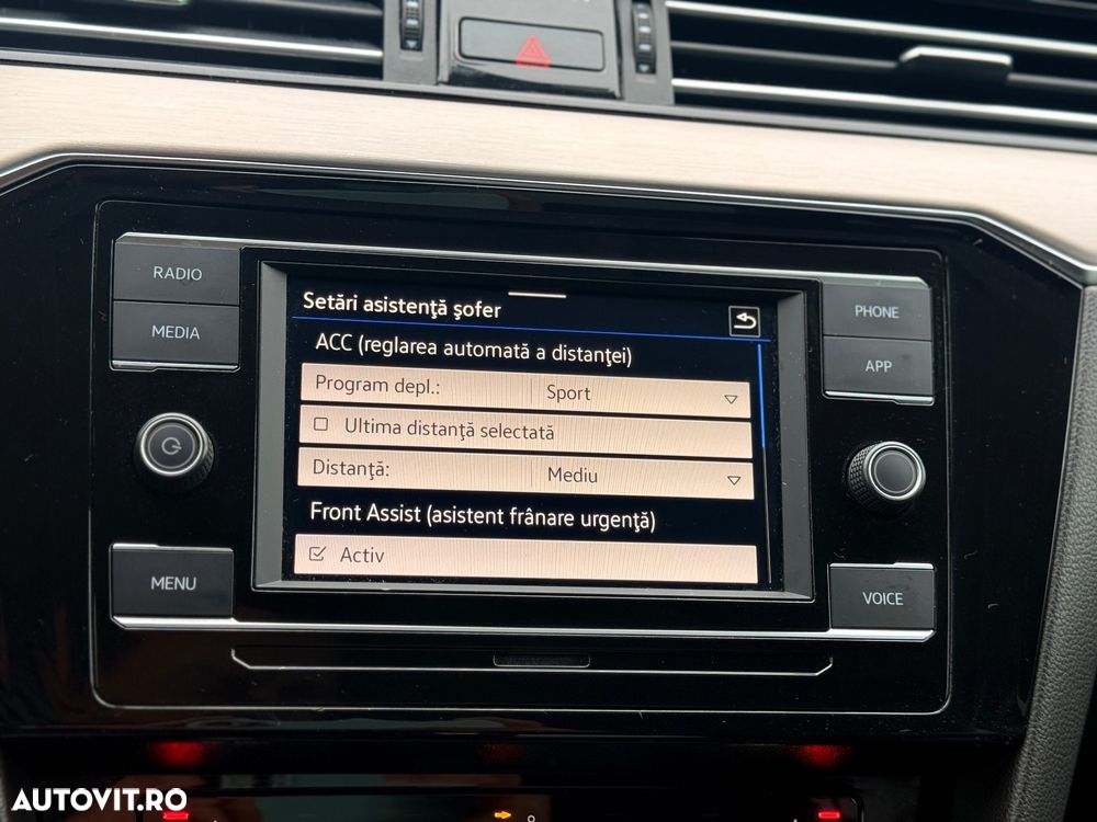 Volkswagen Passat - 14