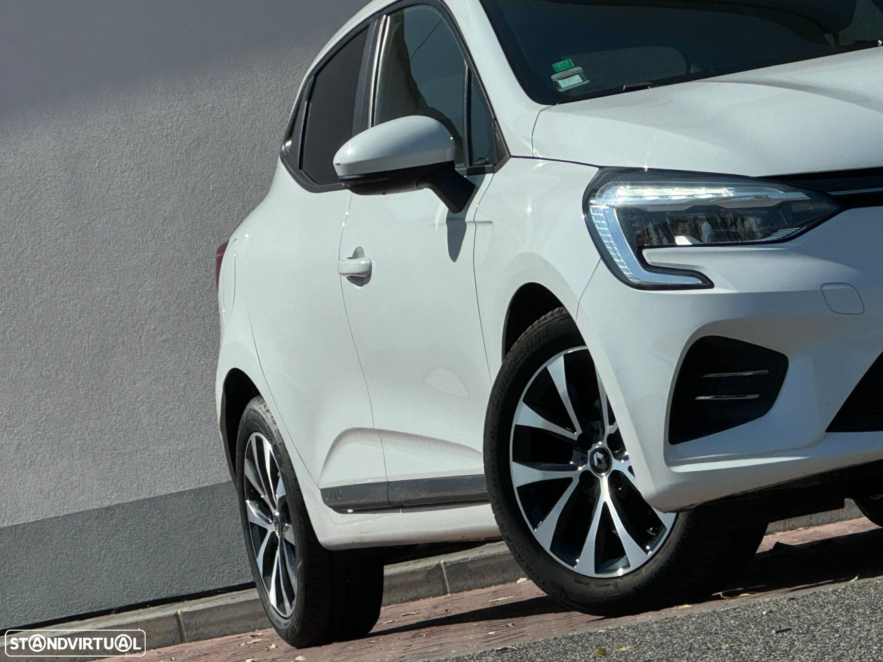 Renault Clio 1.0 TCe Limited Bi-Fuel - 21