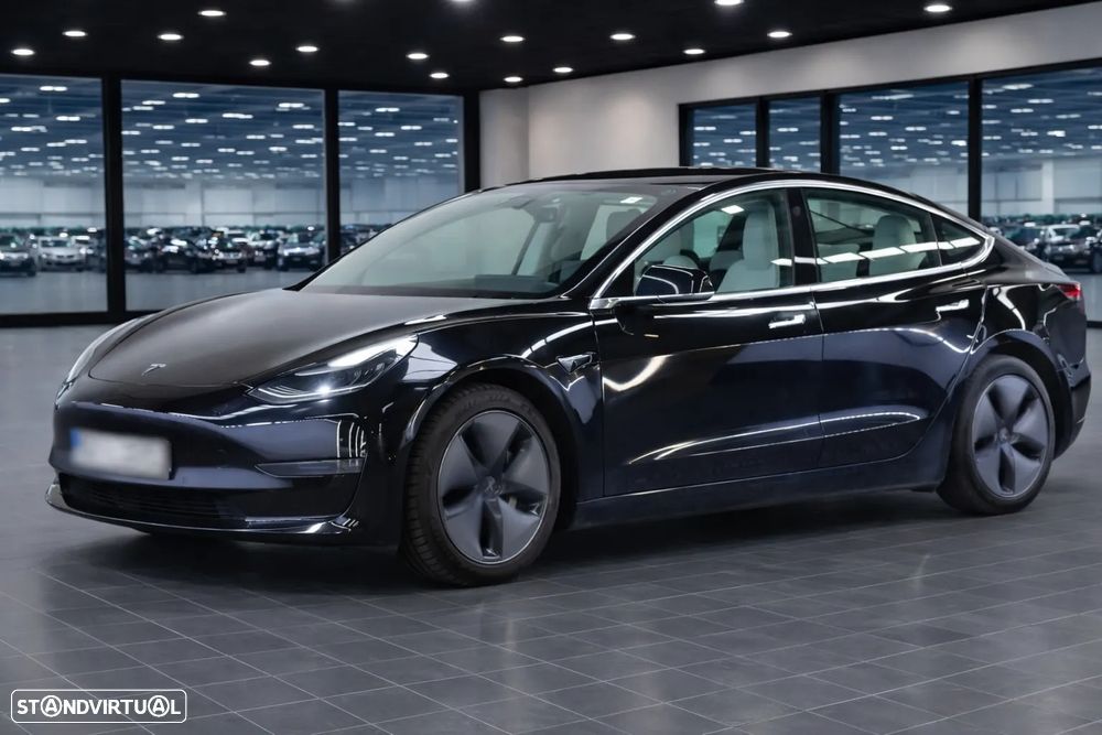 Tesla Model 3 - 1