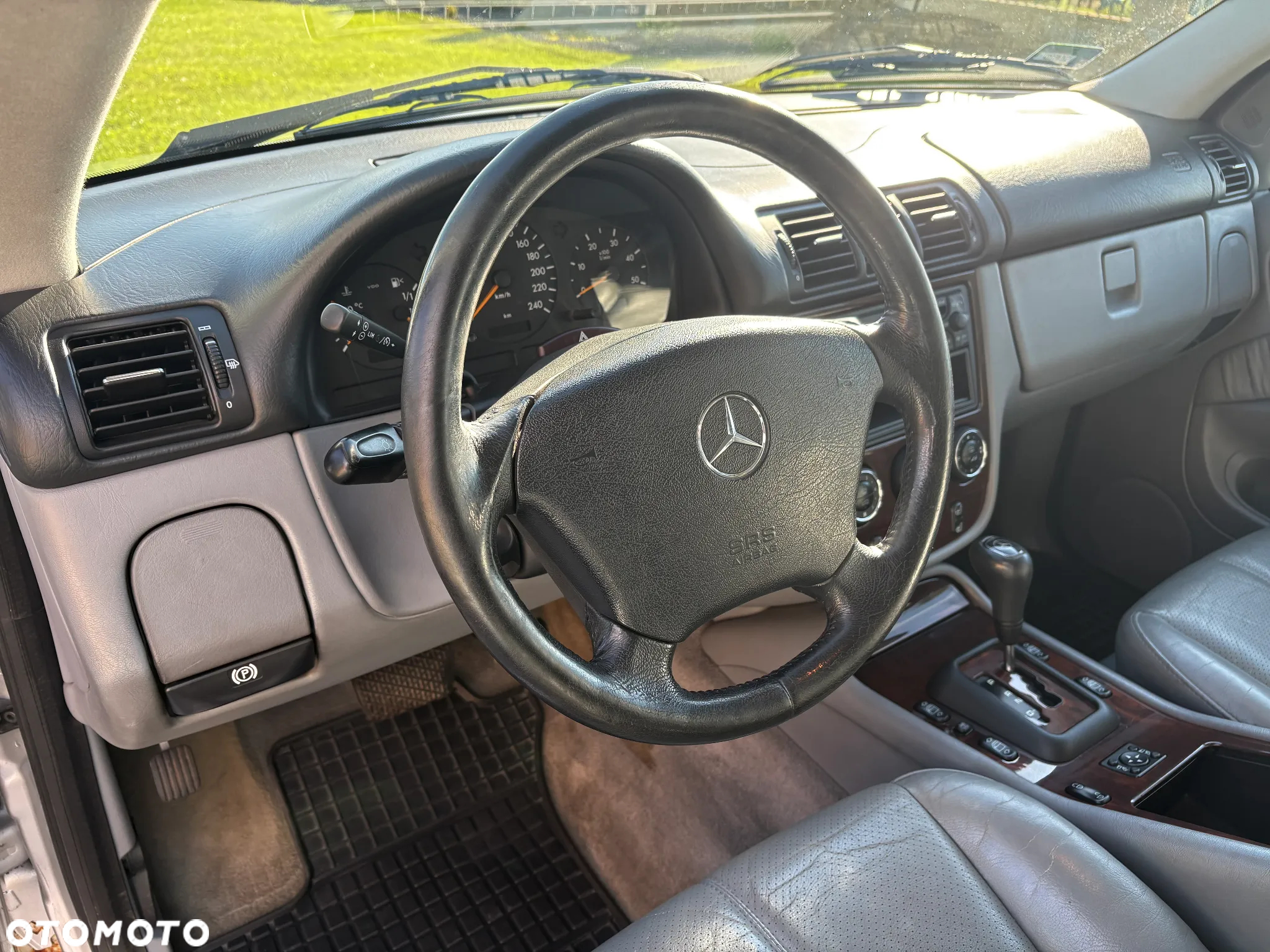 Mercedes-Benz ML - 21