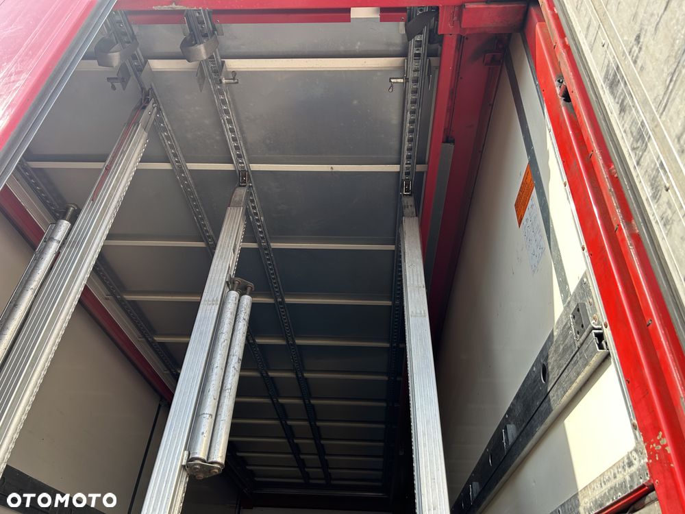 Schmitz Cargobull 7.7m OCYNK OSIE MERCEDES ALUFELGI KONTENER TANDEM NAPOJÓWKA OTWIERANY BOK DO NAPOJÓW STAN BDB - 10