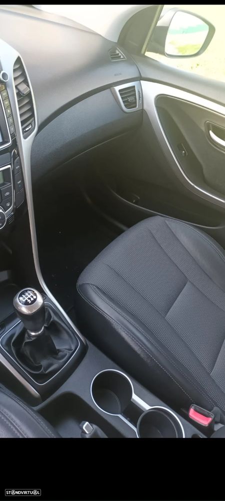 Hyundai i30 CW - 12