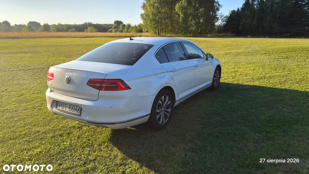 Volkswagen Passat - 4