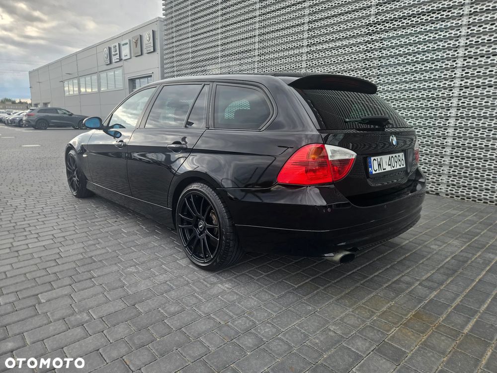 BMW Seria 3 318i - 5