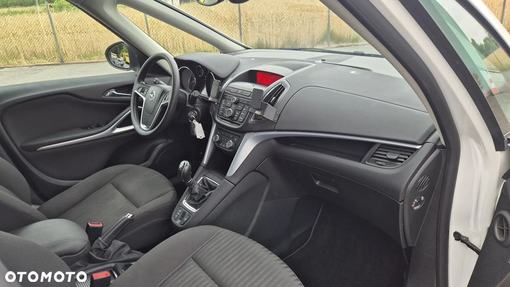 Opel Zafira 2.0 CDTI Cosmo - 25