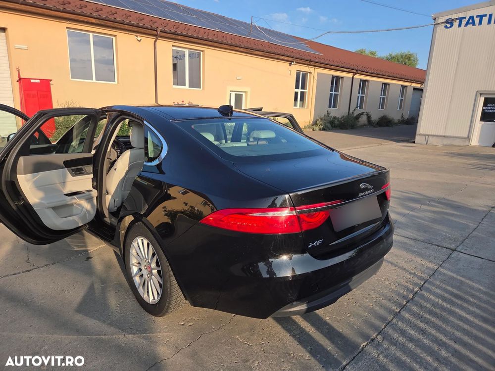 Jaguar XF 20d RWD E-Performance Prestige - 7