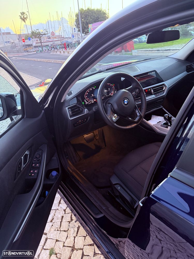 BMW 318 d Auto - 11