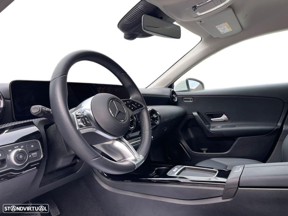 Mercedes-Benz A 200 Standard - 11