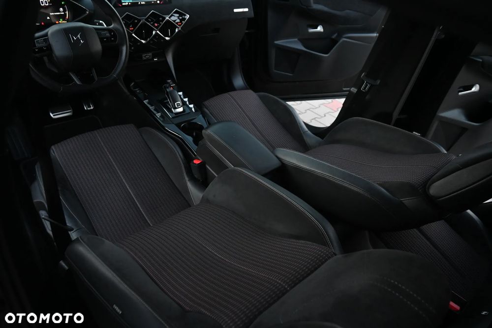 DS Automobiles DS 3 Crossback 1.5 BlueHDi Performance Line + - 34