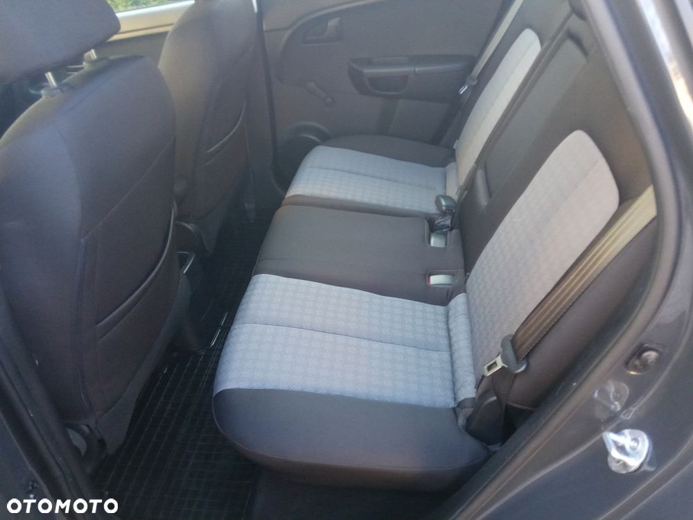 Kia Venga 1.6 L - 15