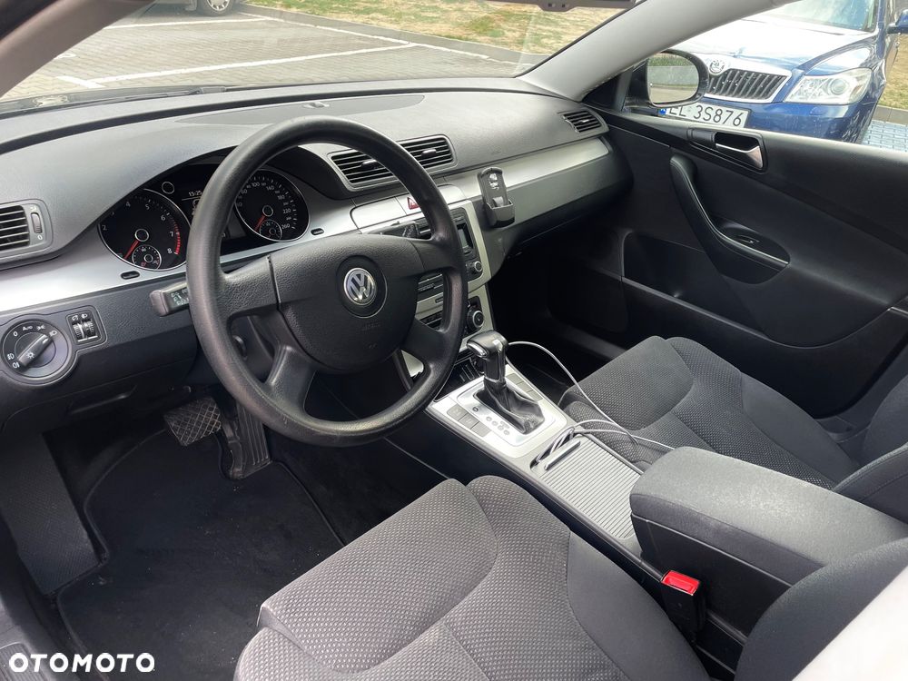 Volkswagen Passat - 21