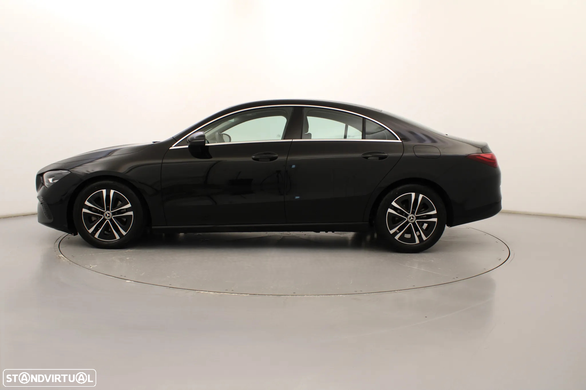 Mercedes-Benz CLA 180 d - 12