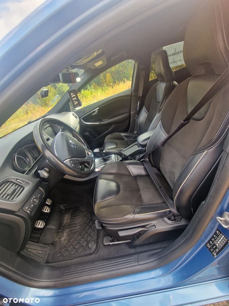 Volvo V40 - 2