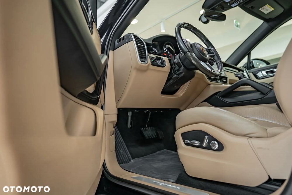 Porsche Cayenne Platinum Edition - 23