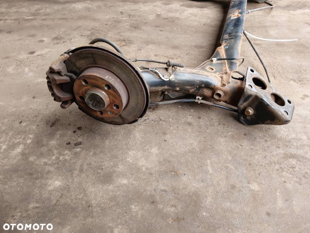 BELKA OŚ ZAWIESZENIA TYŁ TARCZE Z ABS VOLKSWAGEN GOLF IV HB 5D - 4