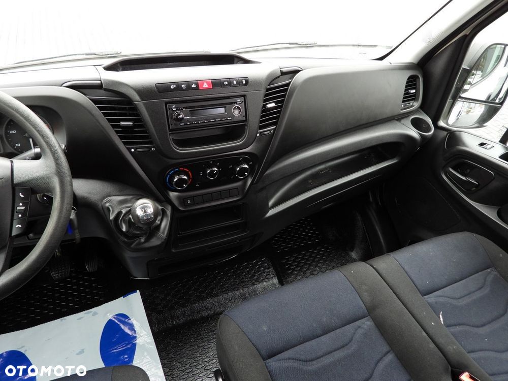 Iveco DAILY 35S14 FURGON BRYGADÓWKA 7 MIEJSC TEMPOMAT  140KM - 33