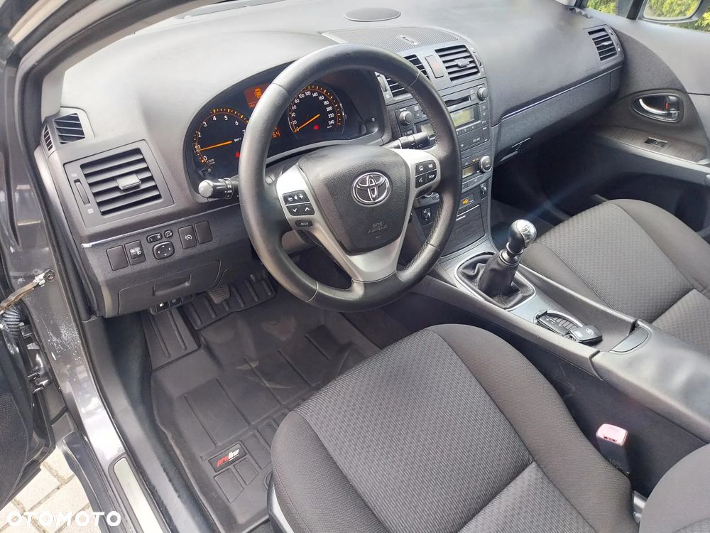 Toyota Avensis 2.0 Executive - 15
