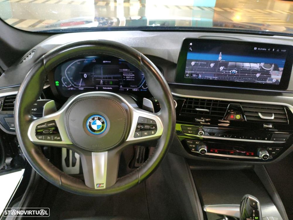 BMW 530 e - 8