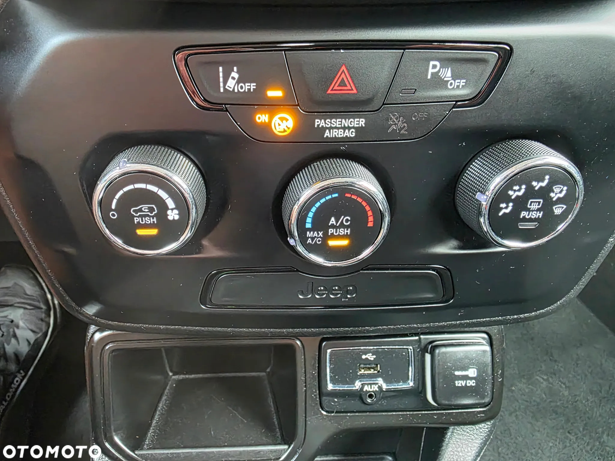 Jeep Renegade 1.6 MultiJet DSG Limited - 23