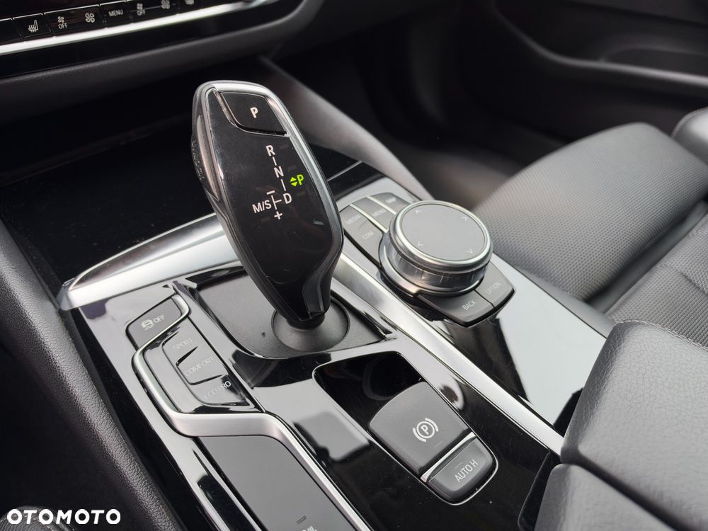 BMW Seria 5 520d Sport Line sport - 23